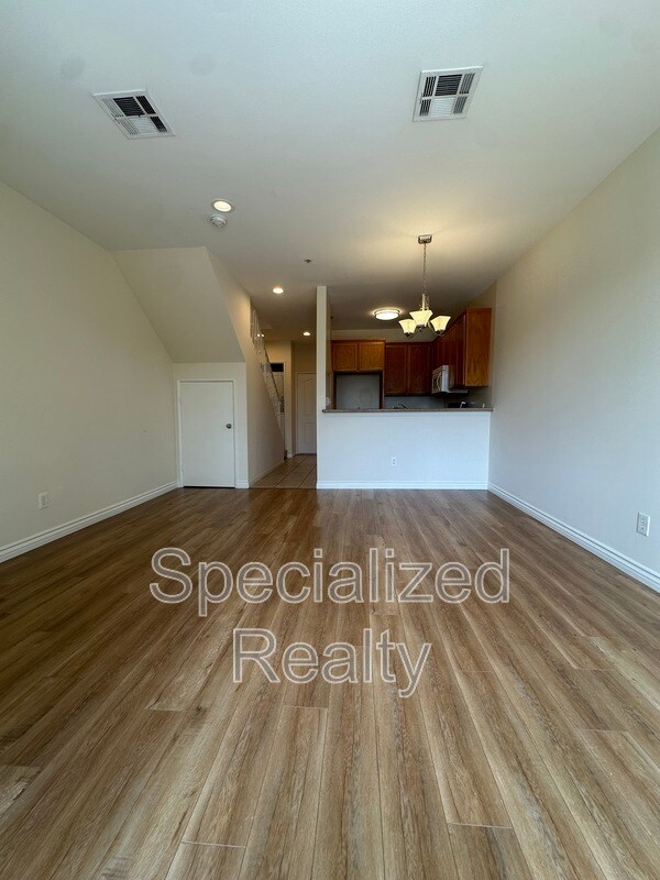 Foto del edificio - 5716 Whitsett Ave