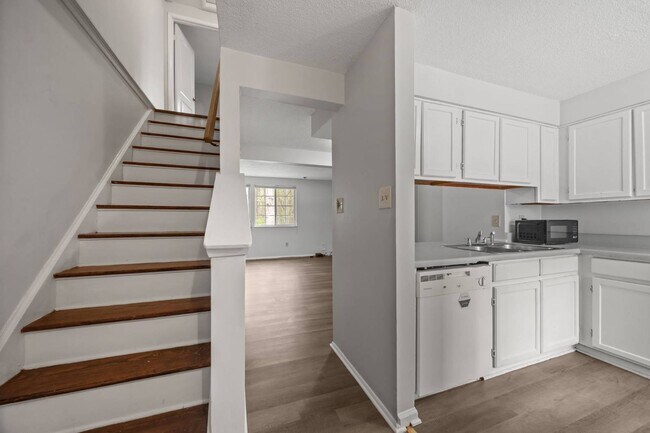 Foto del edificio - 7716 Sandra Ln