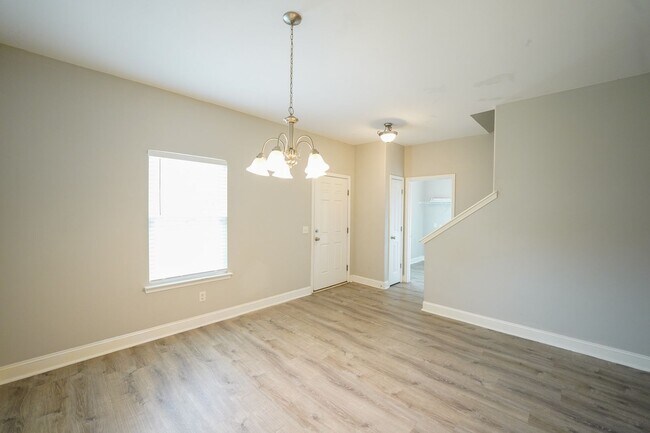 Foto del edificio - Available Now!