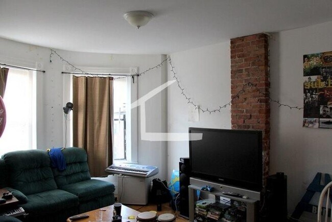Building Photo - Central Mission Hill Location. Steps from ...
