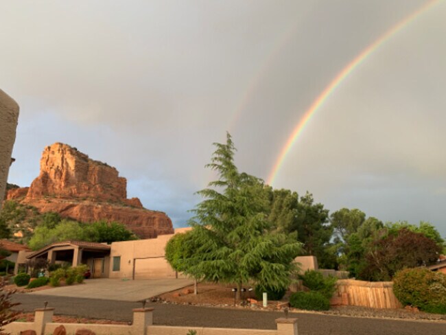 Foto del edificio - 145 Redrock Rd