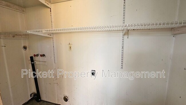 Building Photo - 1621 Trenton Ave