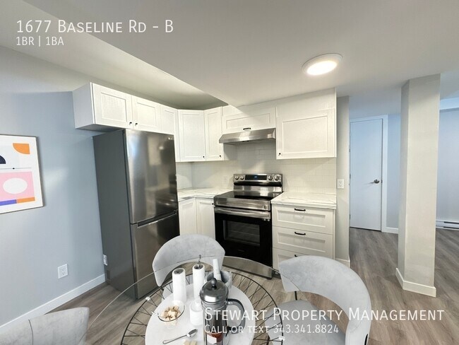 Photo du bâtiment - 1677 Baseline Rd