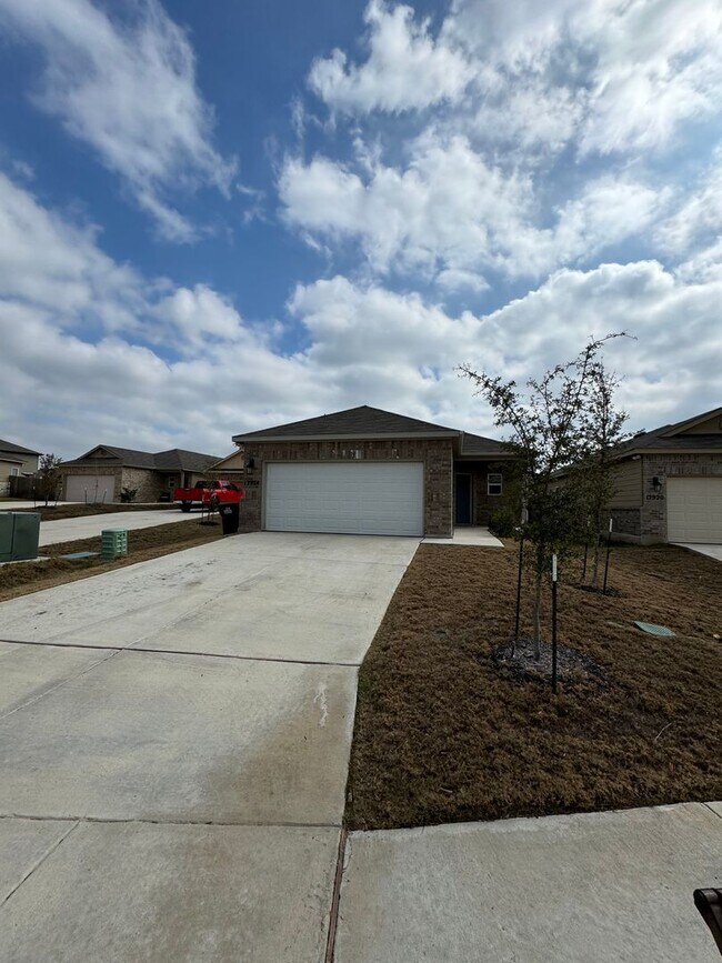 Foto del edificio - NOW PRELEASING!  Four Bedroom | Two Bathroom Home in Scott Hollow