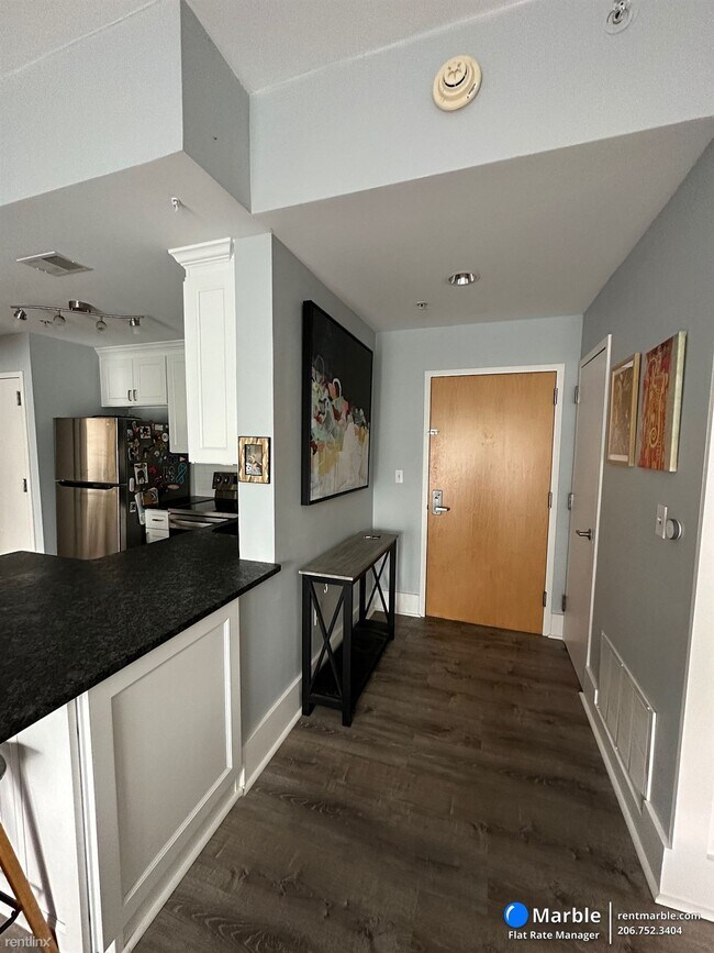 Building Photo - 2 br, 2 bath Condo - 3750 Main St Apt 607