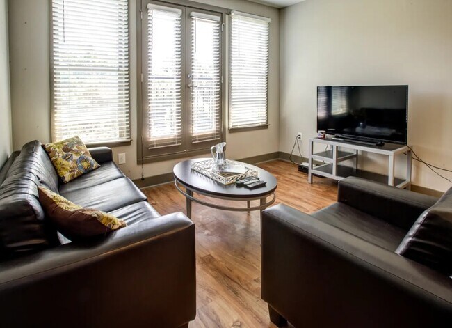 Foto del edificio - Campus West at Tryon