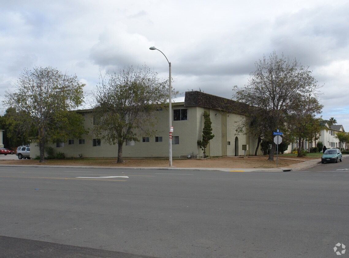 Primary Photo - 394 Zenith St