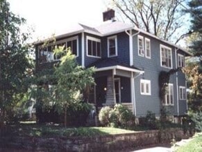 Building Photo - 716 S Park Ave