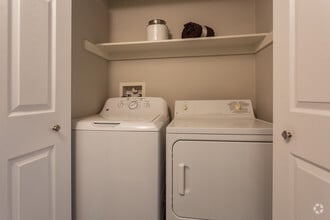 2BR, 2BA - 952 SF - Dakota at Governors Ranch