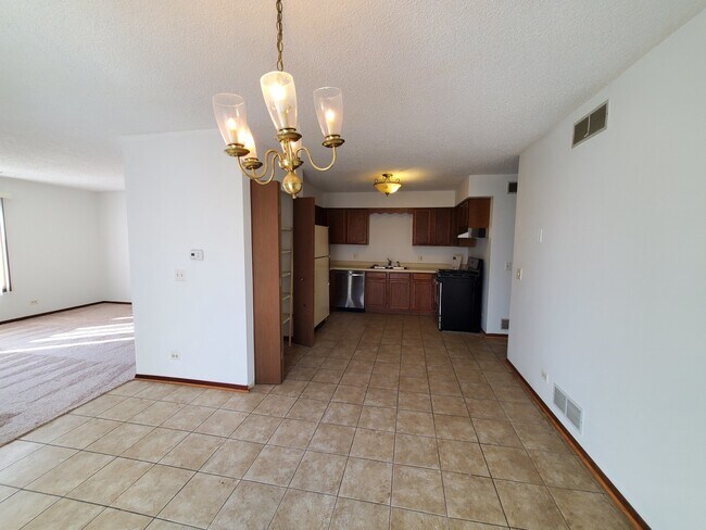 Building Photo - 1122 Manchester Ct