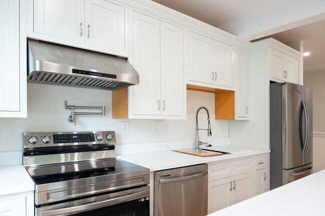 Foto del edificio - 171 Everett St