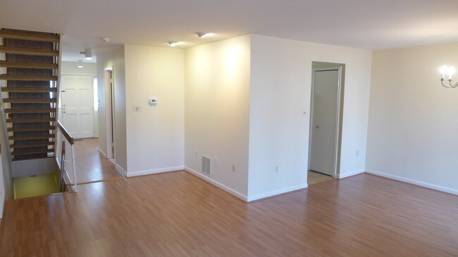 Foto del edificio - 6926 Ten Timbers Ln