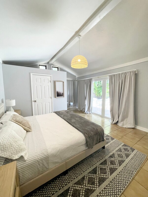 Foto principal - 852 96th Ave N