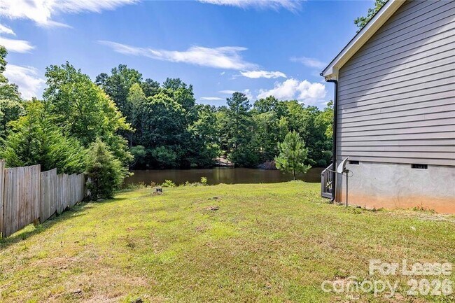 Building Photo - 429 Creswell Rd