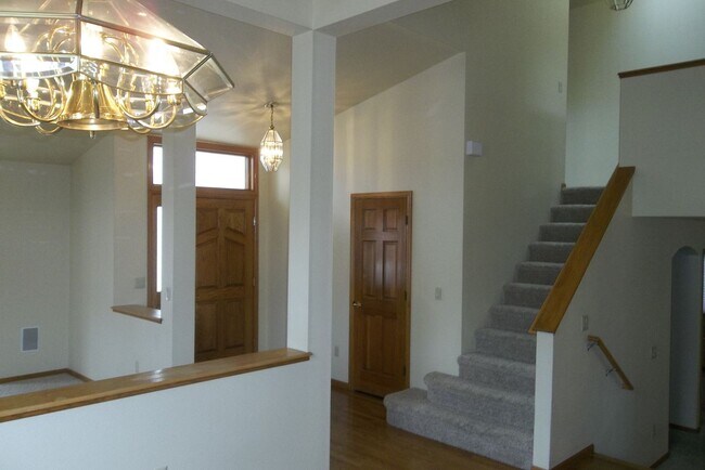 Foto del edificio - Traditional Elegance with Room to Grow in ...
