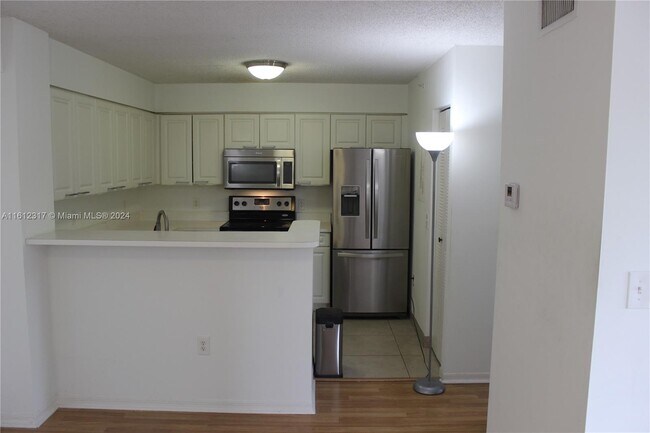 Foto del edificio - 4320 NW 107th Ave