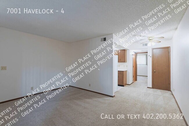 Building Photo - 1 Bed 1 Bath Walk in Shower Garden Level