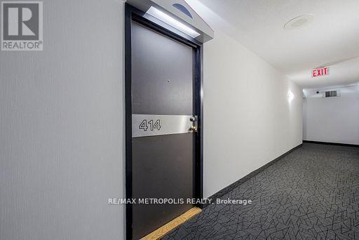 Photo du bâtiment - 2460 Eglinton Ave E