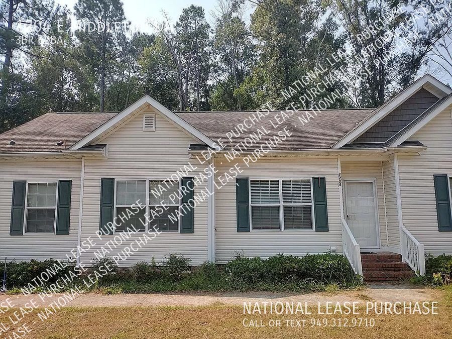 Primary Photo - Rent to Own Home On 1 Acre Lot with $8,500...