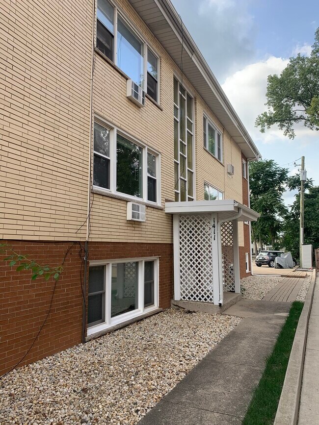 1411 W Cossitt Ave Unit 1A, La Grange, IL 60525 Condo for Rent in La