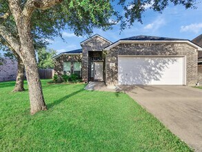 Building Photo - 3417 Cypress Village Dr