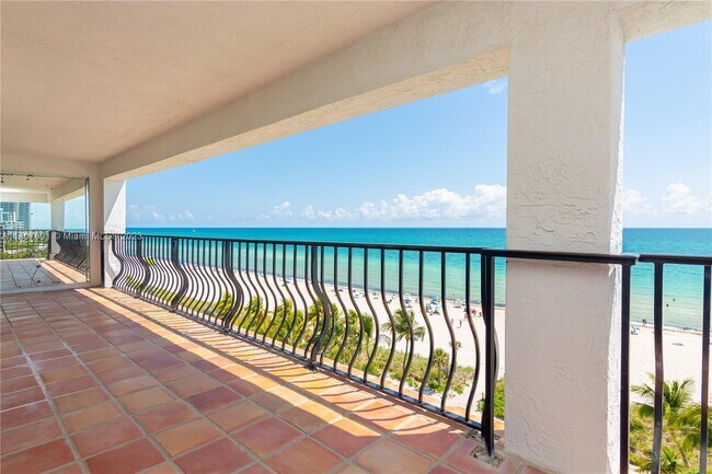Foto del edificio - 5415 Collins Ave