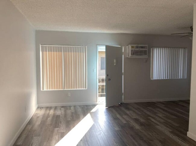 Building Photo - 1.0 bedroom in Los Angeles California 91343