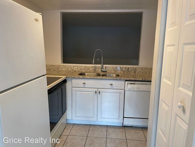 Building Photo - 2 br, 1.5 bath House - 3363 Alouette Cir #2