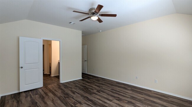 Building Photo - 568 Rd 5138