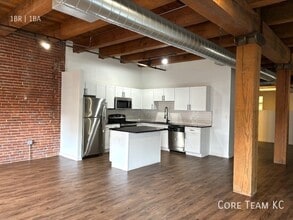 Building Photo - 204 Walnut St