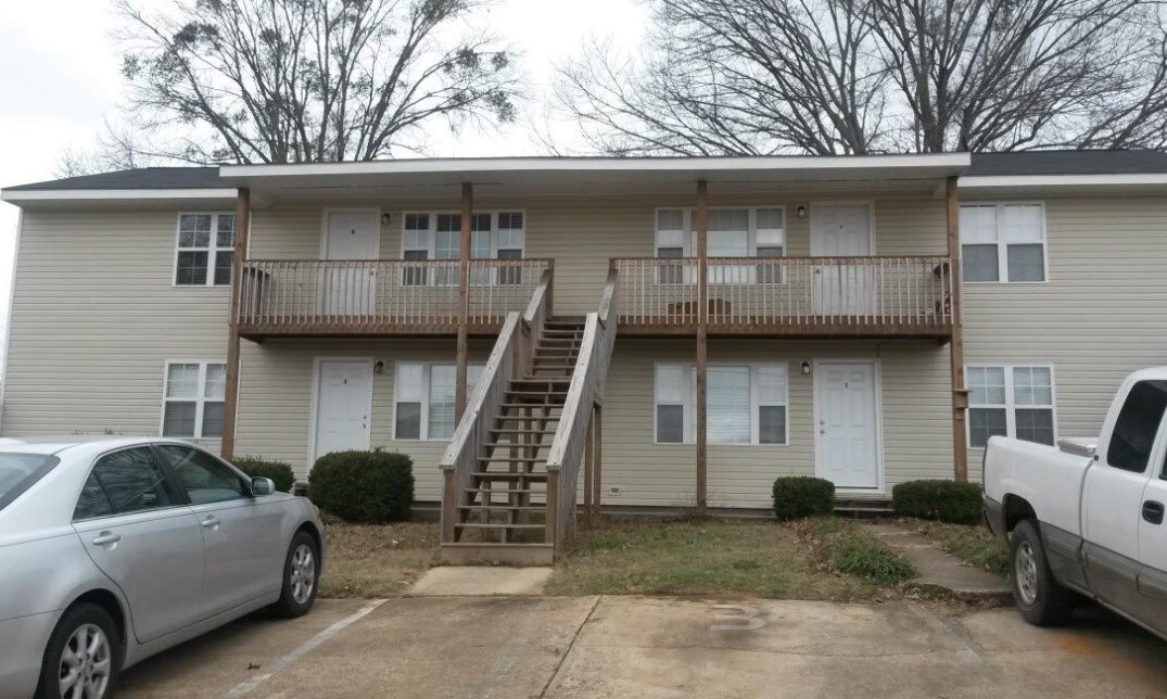 Primary Photo - 203 Glenwood Ln