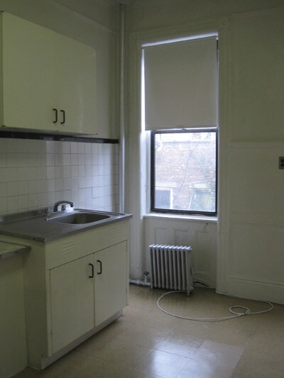 Primary Photo - 101 Montrose Ave