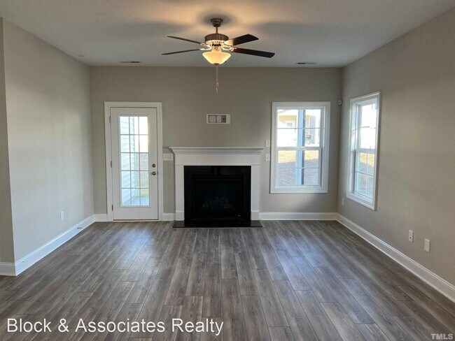 Building Photo - 4 br, 2.5 bath House - 143 Hanover Ct