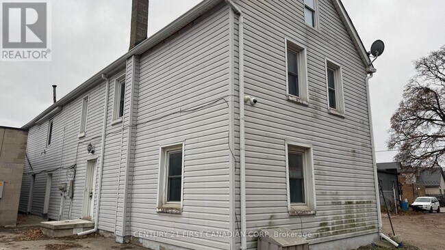 Photo du bâtiment - 1072 Dundas St