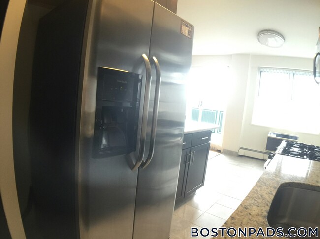 Building Photo - 175 Freeman St