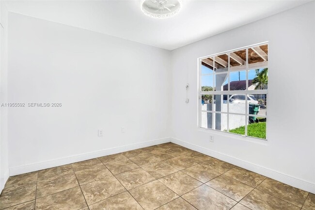 Foto del edificio - 19021 NW 45th Ave