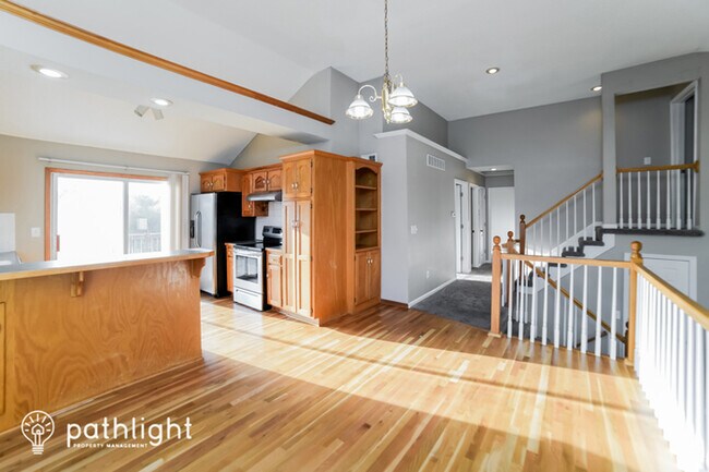 Building Photo - 705 Old Paint Rd, Raymore, MO, 64083