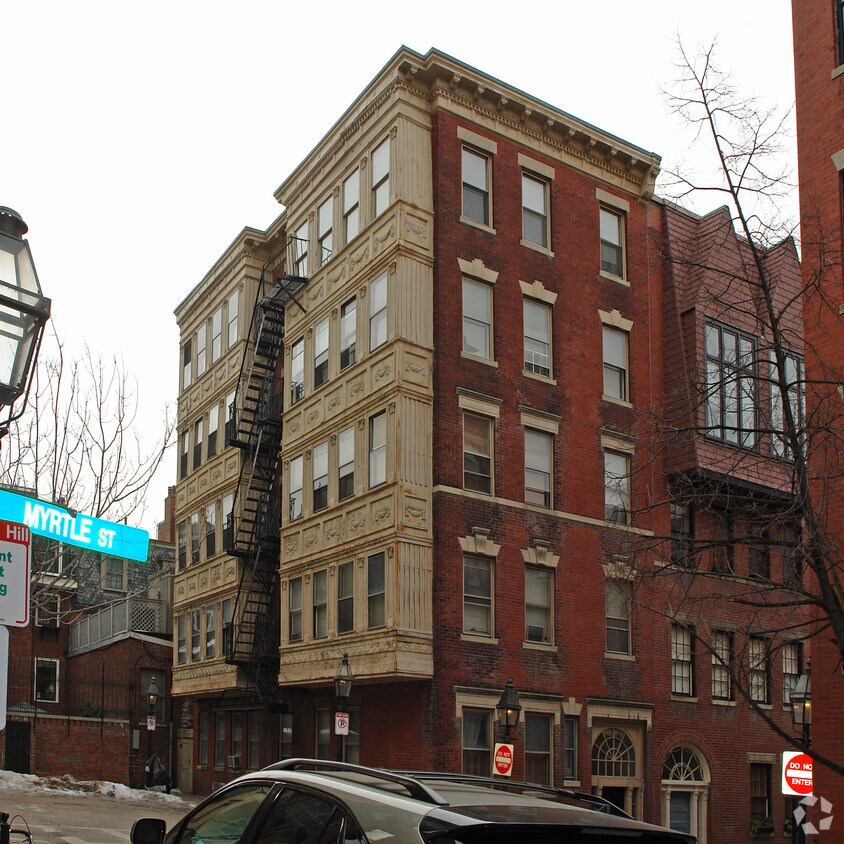 Primary Photo - 112 Myrtle St