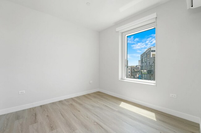 Foto del edificio - 650 N May St