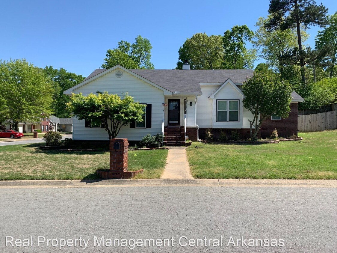 Primary Photo - 3 br, 2 bath House - 1 Summer Ridge Ct.