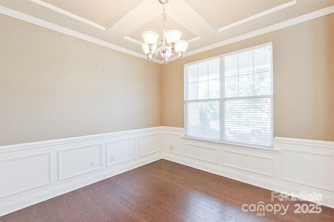 Building Photo - 149 Glade Vly Ave