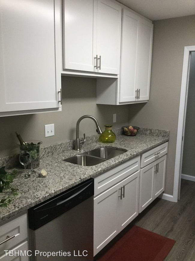 Foto del edificio - 232 Highland Village Dr