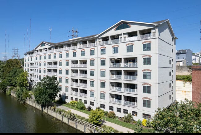 Foto del edificio - 2 Leverington Ave