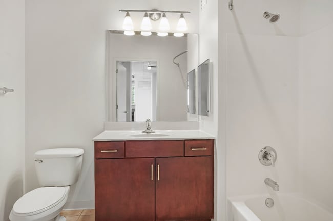 Building Photo - 901 S Clark St