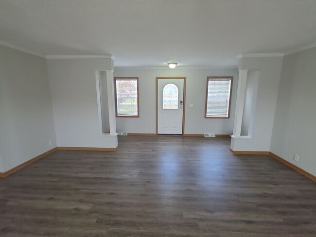 Foto del edificio - 124 Lake Ln