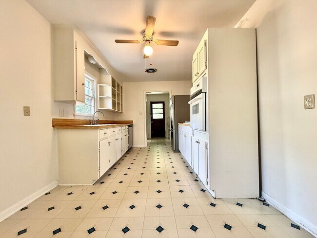 Foto del edificio - 3 Bedroom 1 Bath Home in Durham
