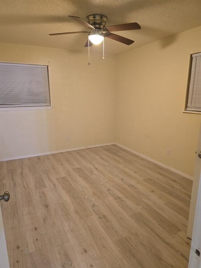 Foto del edificio - 2110 NW Lindy Ave