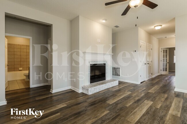 Building Photo - 14727 Garden Gate Dr