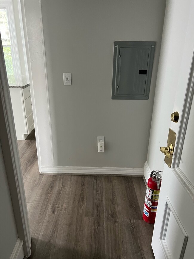 Building Photo - 235 Jackson St