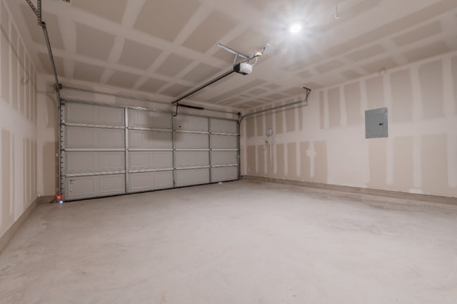 Building Photo - 352 Keefer